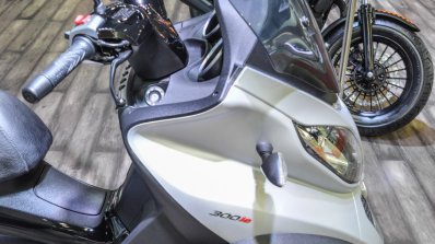 Piaggio MP3 300 Lt Sport ABS windscreen visor at Auto Expo 2016