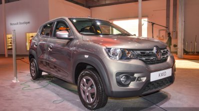 Renault Kwid 1.0 AMT front quarter at the Auto Expo 2016