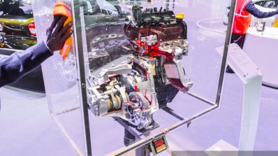 Renault Kwid 1.0 SCe engine transmission at the Auto Expo 2016