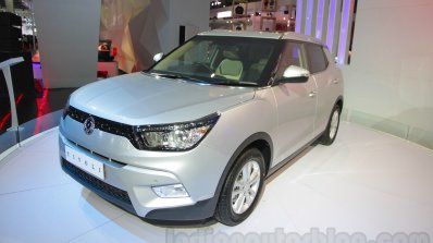 SsangYong Tivoli right front three quarter at Auto Expo 2016