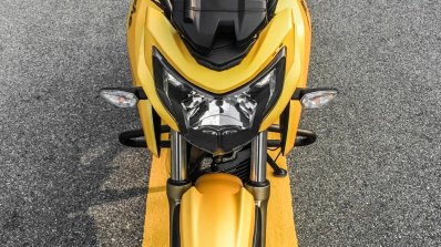 TVS Apache RTR 200 4V front top review