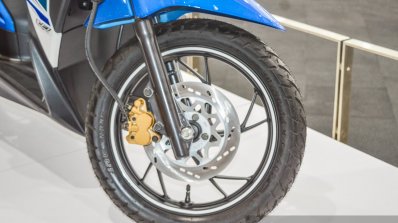 TVS Dazz DFI alloy wheel at Auto Expo 2016