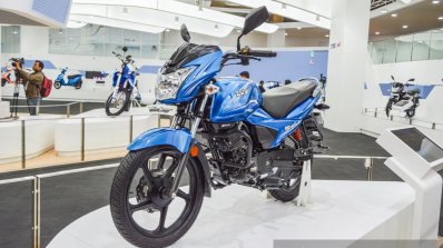 TVS Victor blue at Auto Expo 2016