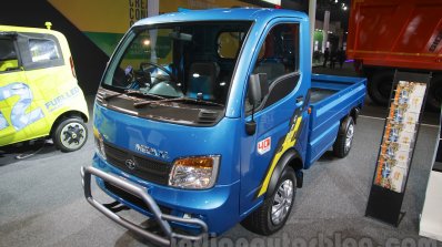 Tata Ace Mega XL front three quarter left at Auto Expo 2016