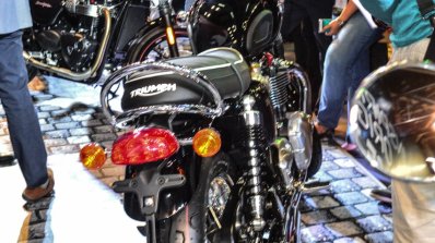 Kawasaki Z900rs Vs Triumph Bonneville T120 Spec Comparison