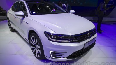 VW Passat GTE at 2016 Auto Expo