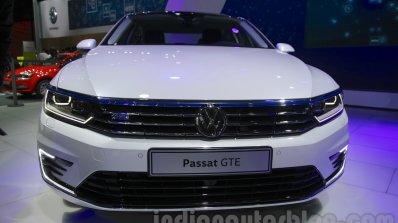 VW Passat GTE front at 2016 Auto Expo