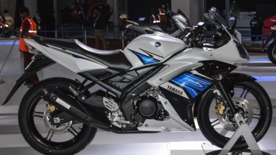 Yamaha R15S white at Auto Expo 2016