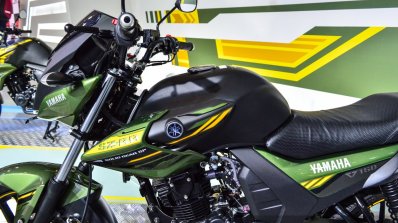 Yamaha SZ-RR V2.0 Matt Green at Auto Expo 2016