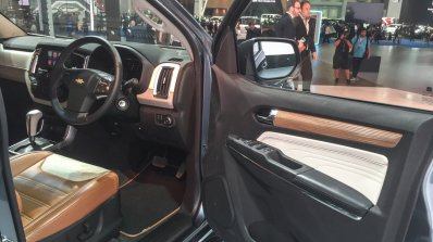 2016 Chevrolet Trailblazer Premier (facelift) door at 2016 BIMS