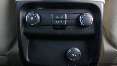 2016 Ford Endeavour 2.2 AT Titanium rear AC controls Review