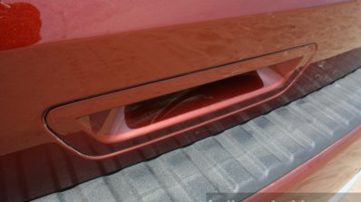 2016 Ford Endeavour 2.2 AT Titanium tailgate handle Review