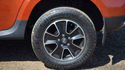 2016 Renault Duster facelift AMT wheel Review