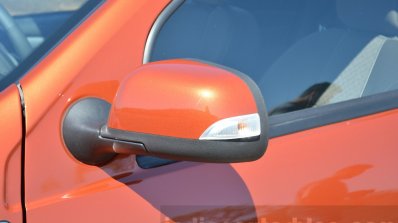 2016 Renault Duster facelift AMT wing mirror Review