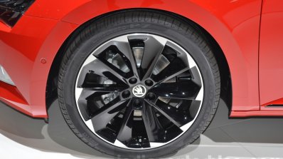 2016 Skoda Superb SportLine alloy wheels at 2016 Geneva Motor Show