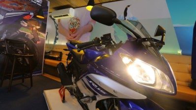 2016 Yamaha R15 headlamp launched in Indonesia