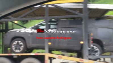 Fiat Toro 2.4 Flex side spied in Brazil