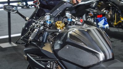 Honda CBR500R custom by K-Speed fuel tank pads at 2016 BIMS