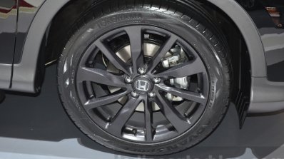 Honda CR-V Black edition wheel at GIMS 2016