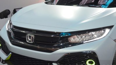 Honda Civic Hatchback Prototype LED headlamp and grille at the 2016 Geneva Motor Show