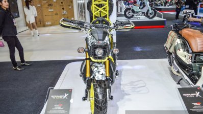 Honda Zoomer-X by X-Paint front at 2016 BIMS