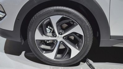 Hyundai Tucson wheel at 2016 Geneva Motor Show