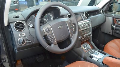 Land Rover Discovery Landmark Edition interior