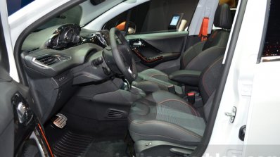 Peugeot 208 Roland Garros front seats