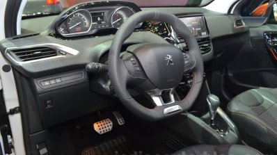 Peugeot 208 Roland Garros interior
