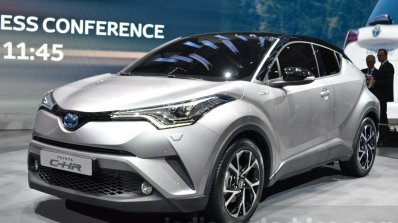 Toyota C-HR front quarter at 2016 Geneva Motor Show