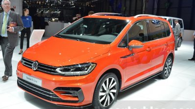 VW Touran R-Line front three quarter at the 2016 Geneva Motor Show Live