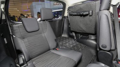 Innova 3rd outlet row seat