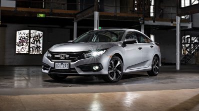 AU-spec 2016 Honda Civic front three quarters
