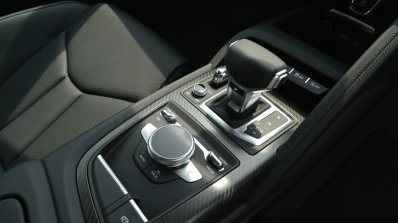 2016 Audi R8 V10 Plus floor console first drive