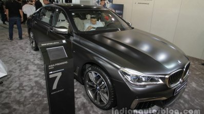 2016 BMW 7 Series (BMW M760Li xDrive) front three quarters left side at Auto China 2016