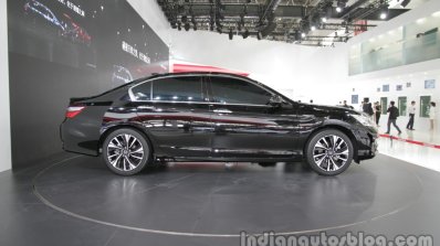 2016 Honda Accord Sport Hybrid (facelift) at Auto China 2016 side profile