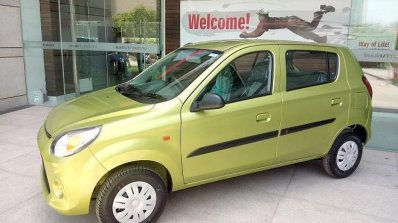 Maruti Alto 800 facelift Mojito Green side spied