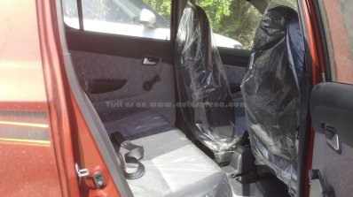 Maruti Alto 800 facelift seats dealer car spied