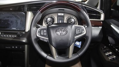 Toyota Innova Crysta 2.4 Z steering wheel images