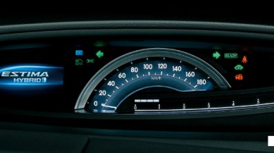 2016 Toyota Estima Hybrid (facelift) instrument panel