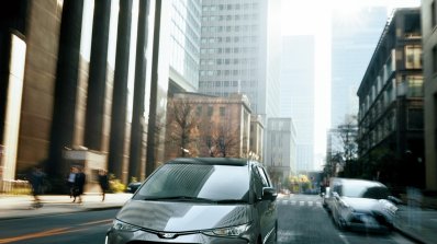 2016 Toyota Estima (facelift) exterior