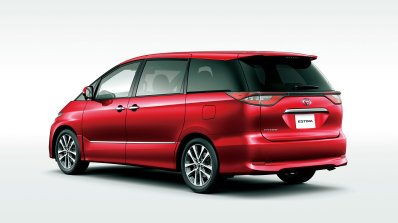 2016 Toyota Estima (facelift) rear three quarters