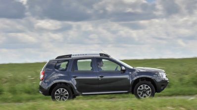 2017 Dacia Duster right side