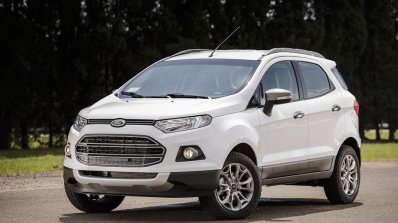 2017 Ford EcoSport front three quarters Brazil