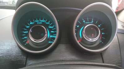 Mahindra XUV500 facelift instrument panel Kenyan launch