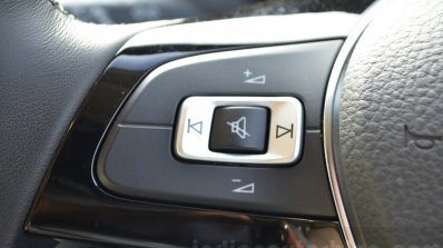 VW Ameo 1.2 Petrol volume controls Review