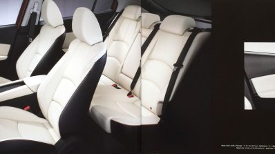 2016 Mazda Axela (2016 Mazda3) interior seats and door panel