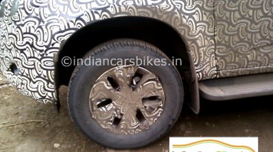 Chevrolet Trailblazer facelift wheel spied  in India