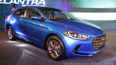 2016 Hyundai Elantra front three quarter blue launched in India