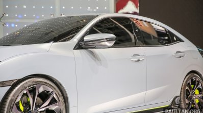 Honda Civic Hatchback Prototype left side GIIAS 2016
